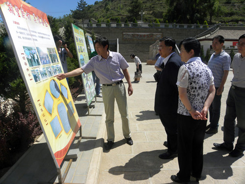 美籍华人企业家赴甘肃庆阳考察支持学校发展