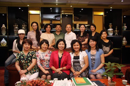 深圳市侨媛协会召开会长会议倡导“为善致美”