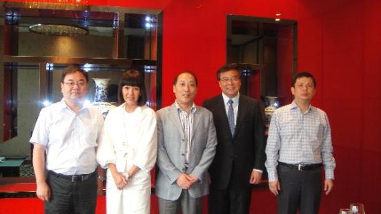 上海市侨办副主任会见新加坡华侨银行高管