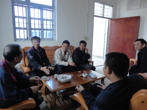 广东潮州市侨联干部到对口扶贫点开展慰问活动
