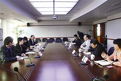 江西赣州市外侨办主任率团赴广东深圳调研学习