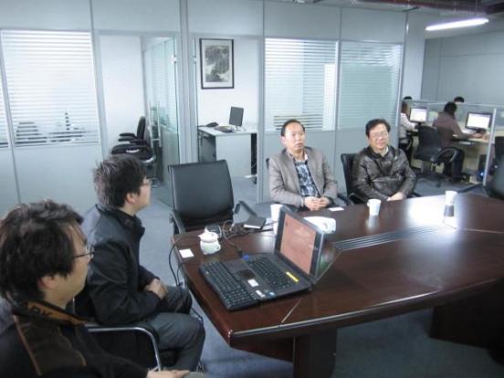 上海市浦东新区侨办主任走访回国创业留学人员