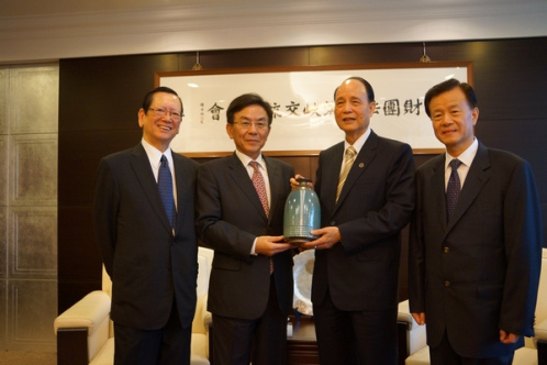 ���������й��������ϻ�����Ÿ�̨�彻��