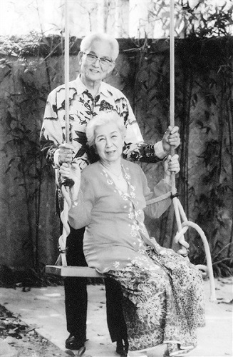 相爱相惜白头偕老新加坡归侨夫妇讲述幸福人生