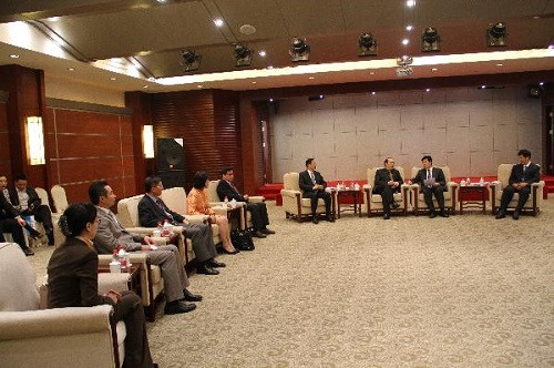 上海市侨办和侨商会组织侨商赴河南考察