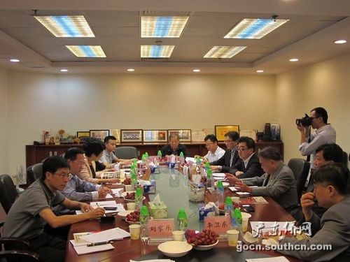 广东侨办官员赴东莞调研侨资企业生产经营情况