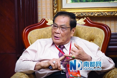 印尼华商花甲之年回乡办厂乡音不改推动华教