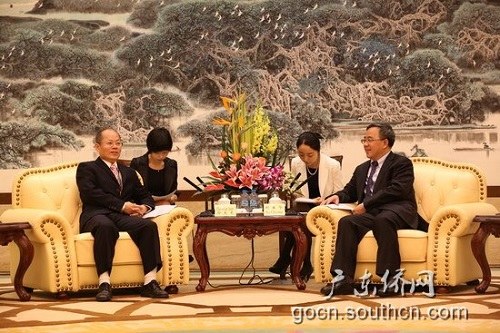 胡春华在广州会见爱尔兰皇家科学院华人院士