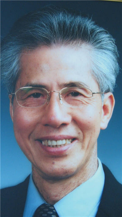 中国侨界杰出人物:何镜堂