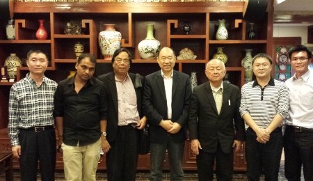 �������Ȱ��Ա���ë����˹����ٽ���᳤